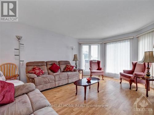 144 Sandra Crescent, Prescott And Russell, ON - Indoor Photo Showing Living Room