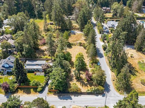 10915 Deep Cove Rd, North Saanich, BC 