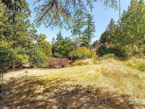 10915 Deep Cove Rd, North Saanich, BC 