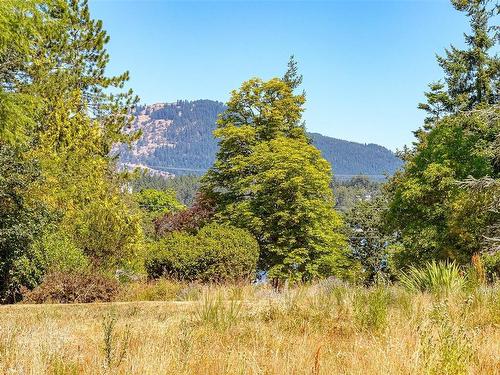 10915 Deep Cove Rd, North Saanich, BC 