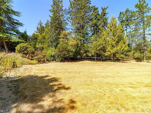 10915 Deep Cove Rd, North Saanich, BC 