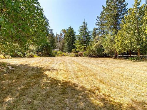 10915 Deep Cove Rd, North Saanich, BC 