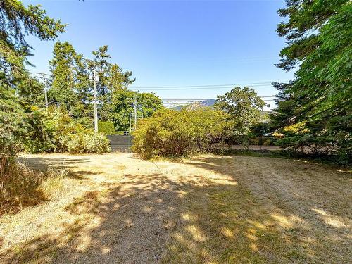 10915 Deep Cove Rd, North Saanich, BC 