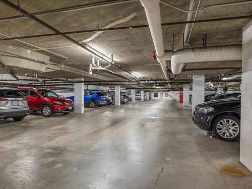 216-5650 Edgewater Lane, Nanaimo, BC - Indoor Photo Showing Garage