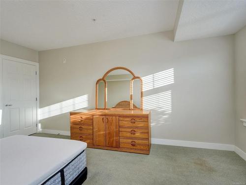 111-4480 Chatterton Way, Saanich, BC - Indoor Photo Showing Bedroom