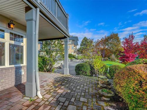 111-4480 Chatterton Way, Saanich, BC - Outdoor