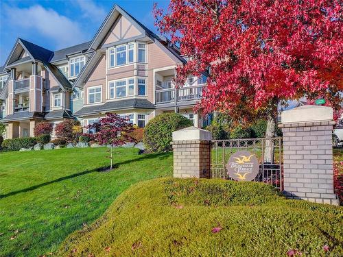 111-4480 Chatterton Way, Saanich, BC - Outdoor