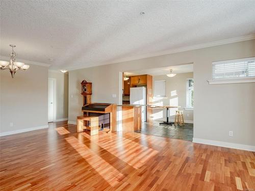 111-4480 Chatterton Way, Saanich, BC - Indoor Photo Showing Living Room