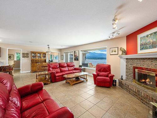 200 Crome Point Rd, Bowser, BC 