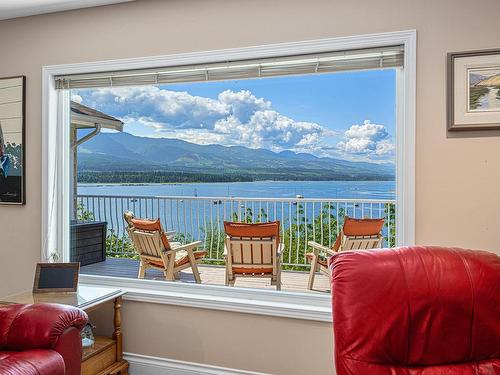 200 Crome Point Rd, Bowser, BC 