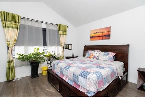 516 Tuscany Court, Thunder Bay, ON - Indoor Photo Showing Bedroom