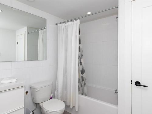 516 Tuscany Court, Thunder Bay, ON - Indoor Photo Showing Bathroom