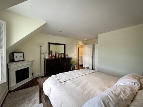 313 Veterans Drive, Kenora, ON - Indoor Photo Showing Bedroom