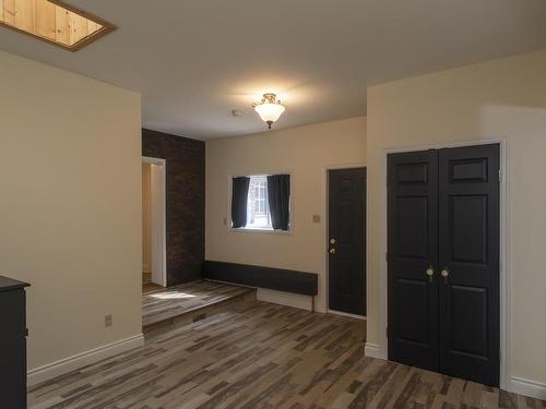 144 High Street, Thunder Bay, ON - Indoor Photo Showing Other Room