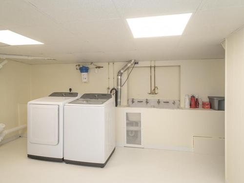 144 High Street, Thunder Bay, ON - Indoor Photo Showing Laundry Room