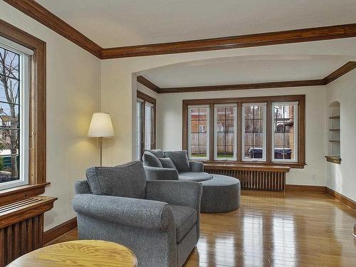 144 High Street, Thunder Bay, ON - Indoor Photo Showing Living Room