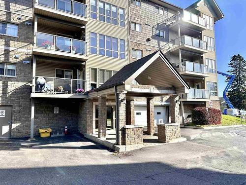 306 31 Martha Street, Thunder Bay, ON - Outdoor With Balcony With Facade