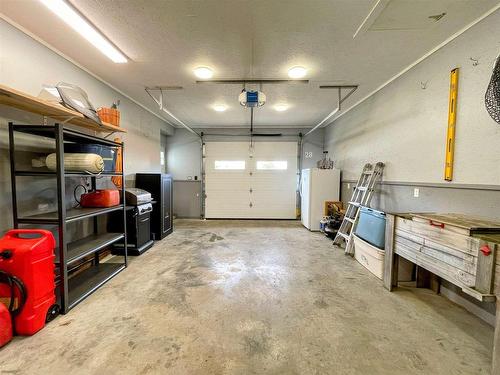 28 Michano Drive, Marathon, ON - Indoor Photo Showing Garage