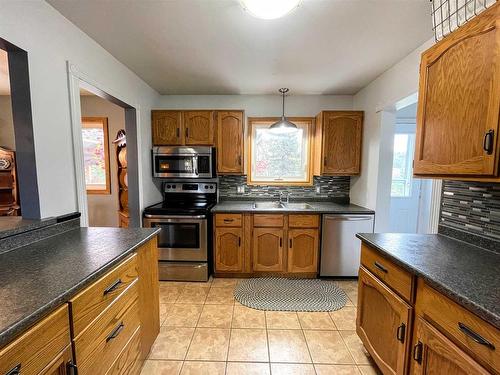 28 Michano Drive, Marathon, ON - Indoor Photo Showing Kitchen With Double Sink