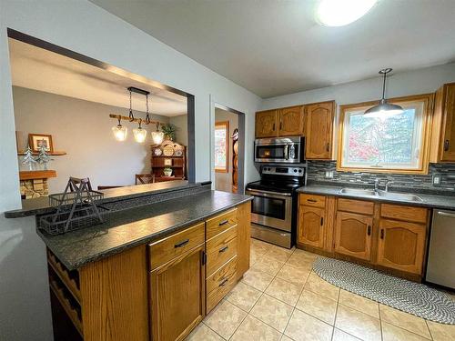 28 Michano Drive, Marathon, ON - Indoor Photo Showing Kitchen With Double Sink