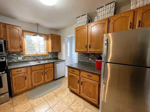 28 Michano Drive, Marathon, ON - Indoor Photo Showing Kitchen With Stainless Steel Kitchen With Double Sink