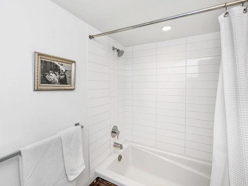 216-528 Pandora Ave, Victoria, BC - Indoor Photo Showing Bathroom