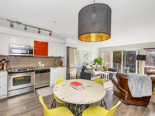 216-528 Pandora Ave, Victoria, BC - Indoor Photo Showing Kitchen