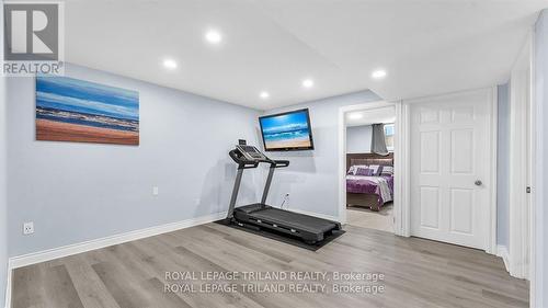 2145 Quarrier Road, London, ON - Indoor Photo Showing Gym Room