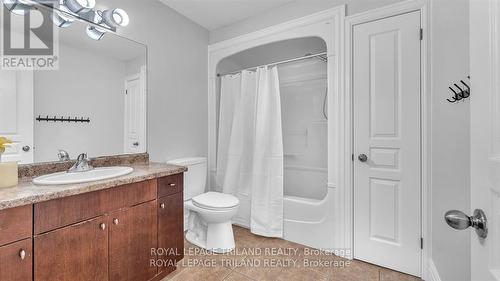 2145 Quarrier Road, London, ON - Indoor Photo Showing Bathroom