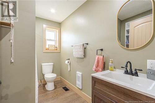 11 Walsh Avenue, Campbellton, NB - Indoor Photo Showing Bathroom