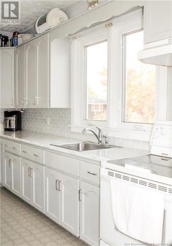 29 Fern, Moncton, NB - Indoor Photo Showing Kitchen