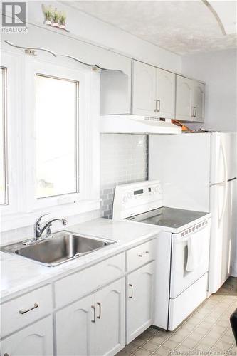 29 Fern, Moncton, NB - Indoor Photo Showing Kitchen