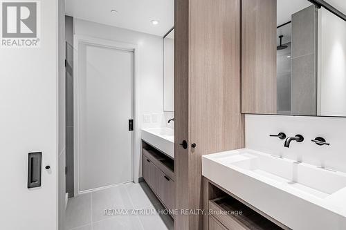 2802 - 55 Charles Street E, Toronto, ON - Indoor Photo Showing Bathroom