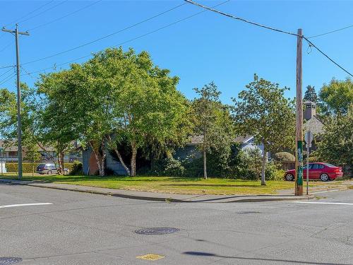 2409 Currie Rd, Oak Bay, BC 