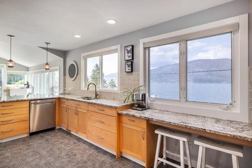 10837 Okanagan Centre Road, Lake Country, BC - Indoor Photo Showing Kitchen