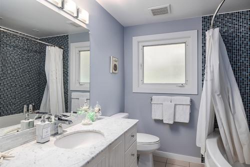 10837 Okanagan Centre Road, Lake Country, BC - Indoor Photo Showing Bathroom