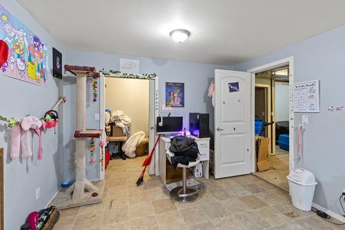 490B Hein Road, Kelowna, BC - Indoor Photo Showing Other Room