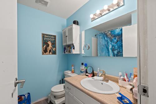 490A Hein Road, Kelowna, BC - Indoor Photo Showing Bathroom