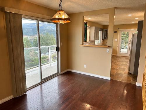 7910 Lakeview Drive, Coldstream, BC - Indoor Photo Showing Other Room