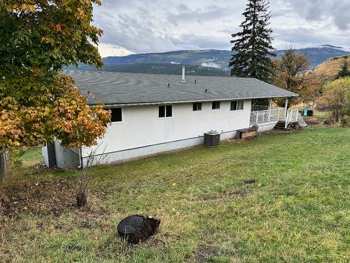 7910 Lakeview Drive, Coldstream, BC - Outdoor