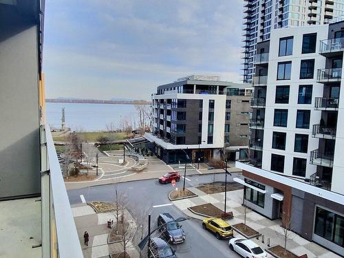 Vue sur l'eau - 508-111 Ch. De La Pointe-Nord, Montréal (Verdun/Île-Des-Soeurs), QC - Outdoor With Body Of Water With Balcony