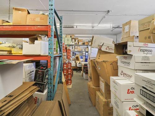 Warehouse - 403-8815 Av. Du Parc, Montréal (Ahuntsic-Cartierville), QC - Indoor