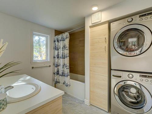 Bathroom - 280 Rue Du Prince-Arthur, Otterburn Park, QC - Indoor Photo Showing Laundry Room