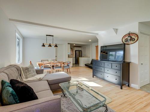 Salon - 280 Rue Du Prince-Arthur, Otterburn Park, QC - Indoor Photo Showing Living Room