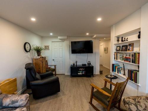 Salle familiale - 15 Rue Jean-Lapierre, Lac-Brome, QC - Indoor Photo Showing Living Room