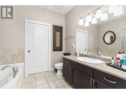 2165 Serrento Lane, West Kelowna, BC - Indoor Photo Showing Bathroom