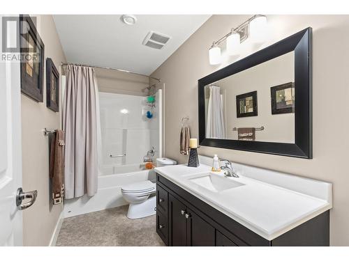 2165 Serrento Lane, West Kelowna, BC - Indoor Photo Showing Bathroom