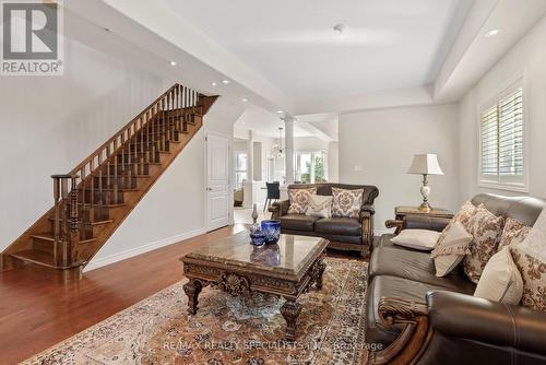 115 Candlewood Drive, Hamilton, ON - Indoor Photo Showing Living Room