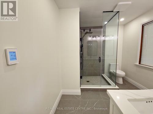 11719 Guelph Line, Milton, ON - Indoor Photo Showing Bathroom