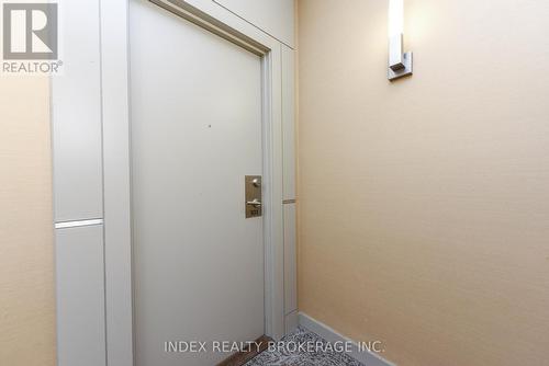 301 - 330 Burnhamthorpe Road, Mississauga, ON - Indoor Photo Showing Other Room